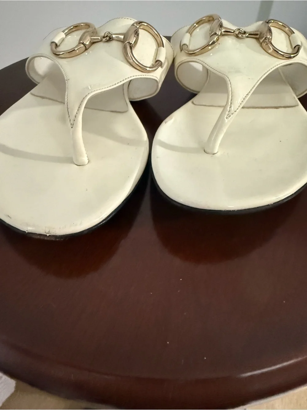 Gucci White Patent Leather Horsebit Thong Slide Sandals Women’s 5B Italy